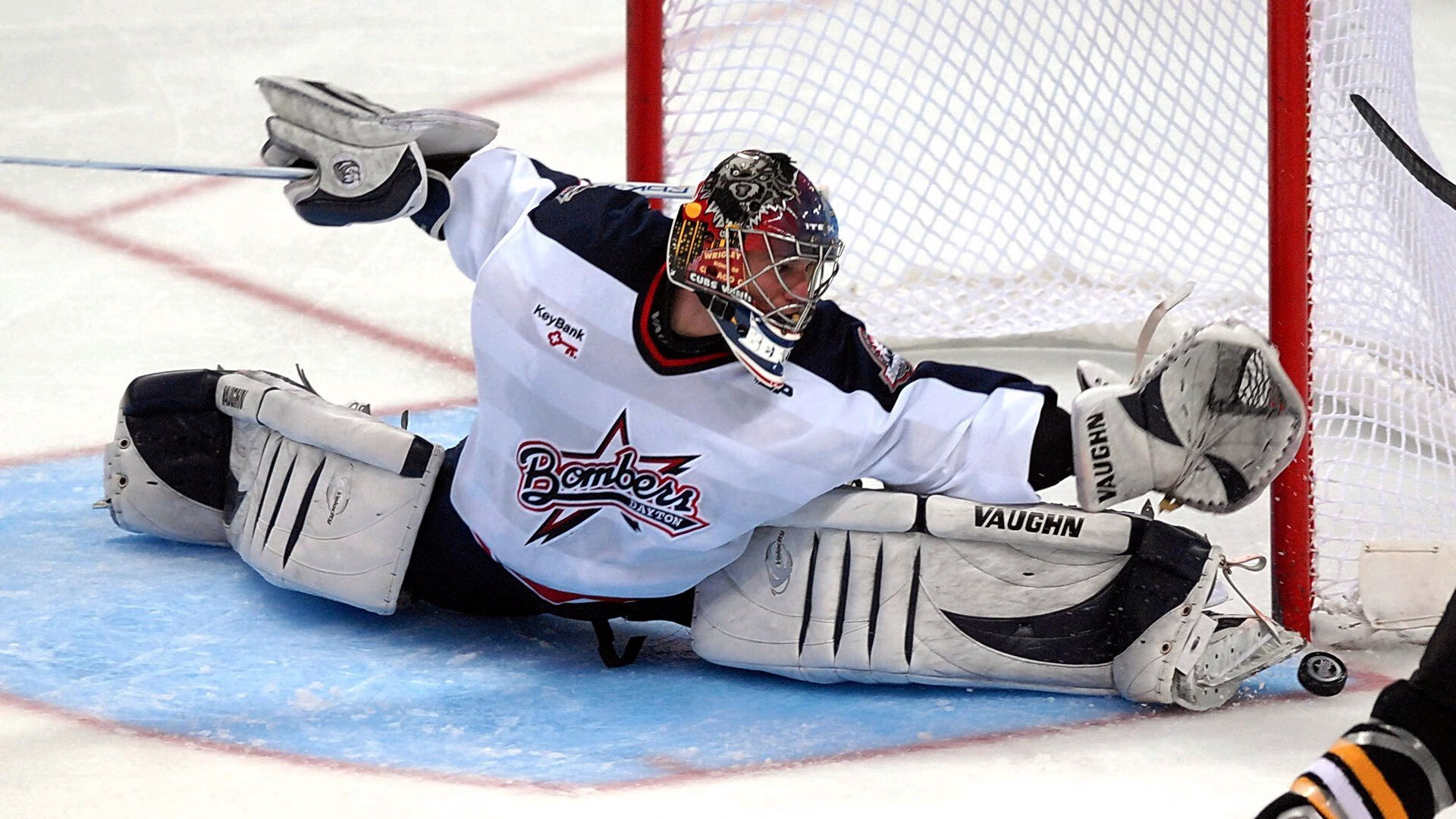 乐鱼体育-利物浦半决赛横扫那不勒斯，马龙砍下15记关键球，全场沸腾  第1张